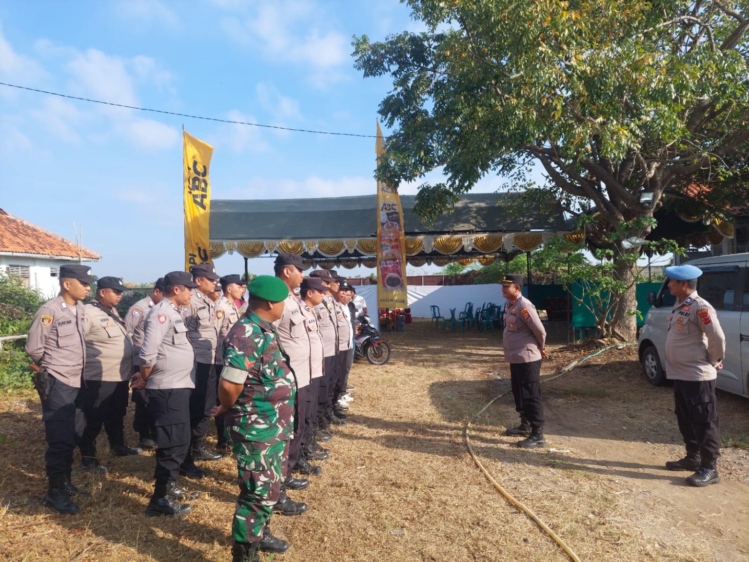 Pesta Laut Dadap, Kapolsek Juntinyuat Pastikan Kelancaran dan Keamanan